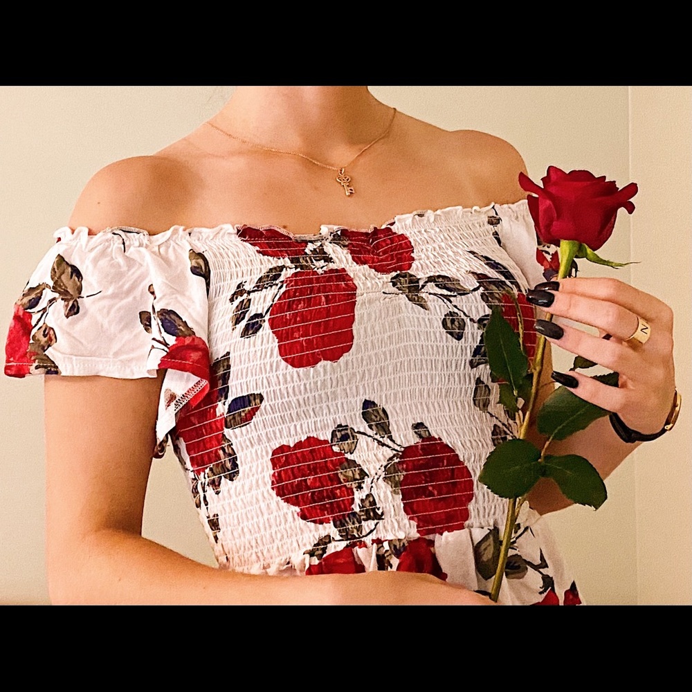 Almost Famous Off-the-Shoulder Tube Top Large.